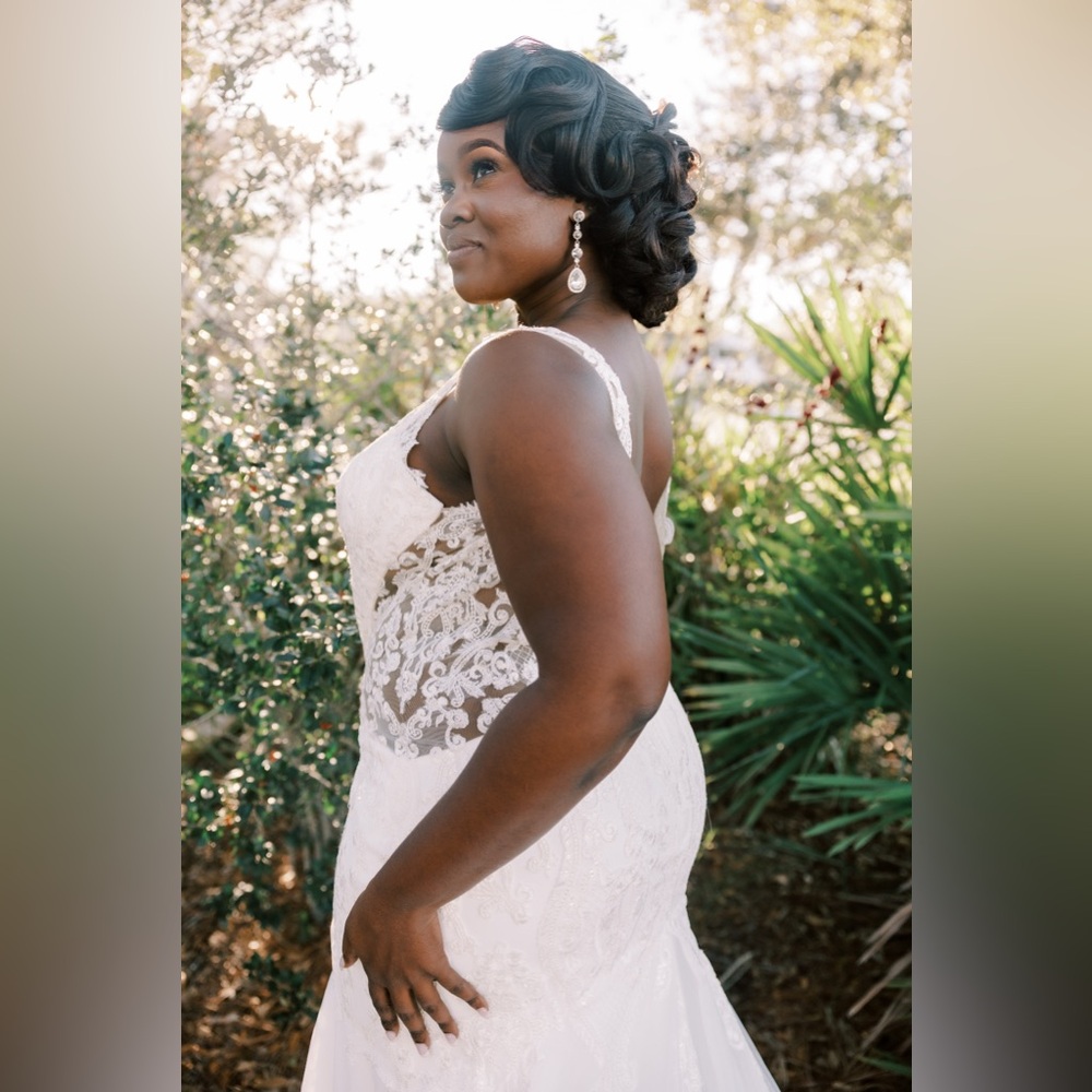 Plus size Lace Wedding Dress